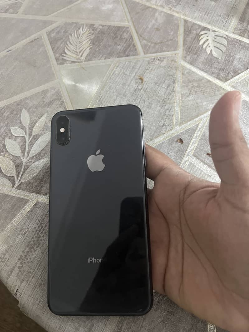 Apple iPhone XS Max 0