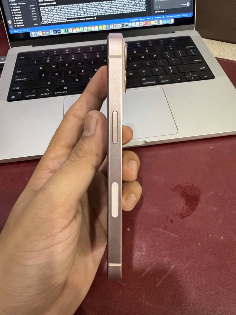 Apple iPhone 13 1