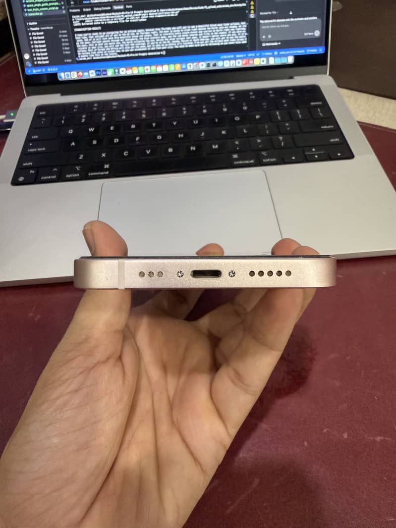 Apple iPhone 13 4