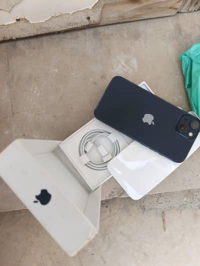 Apple iPhone 13