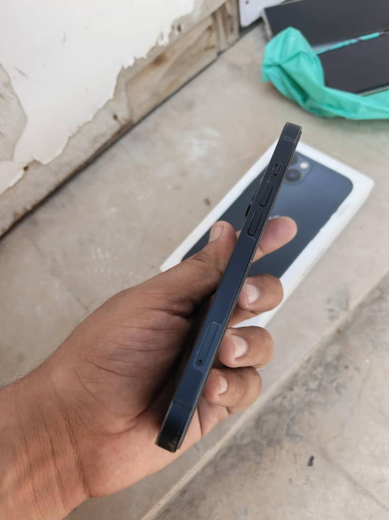Apple iPhone 13 3