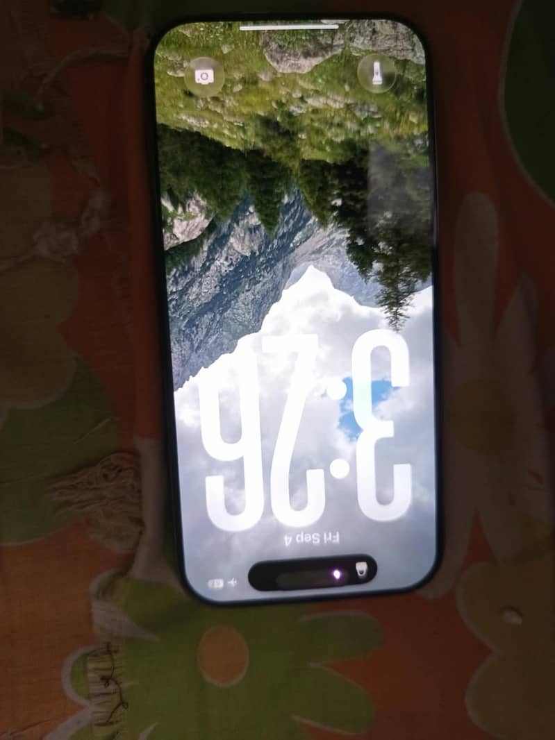 Apple iPhone 16 Pro 2
