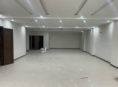 8 Marla 3rd floor available for Rent DHA Phase 9 Town