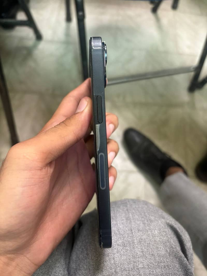 Apple iPhone 14 2