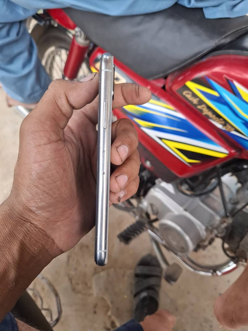 Apple iPhone X 2