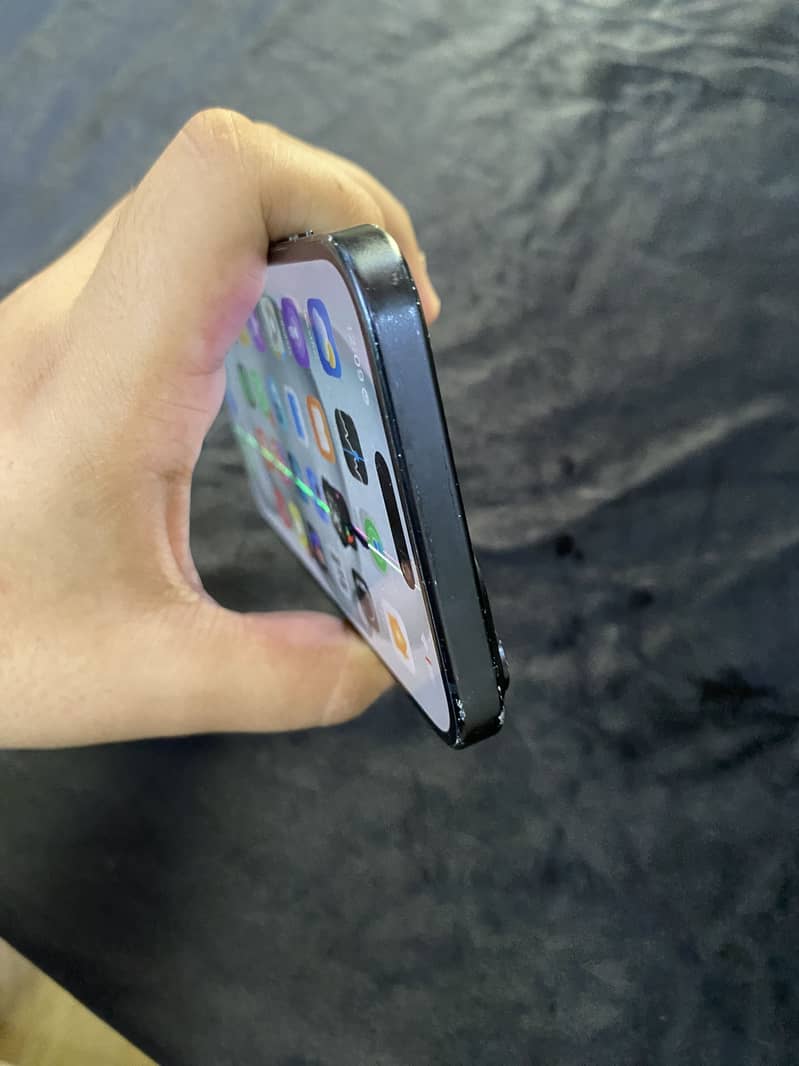 Apple iPhone 15 plus 4