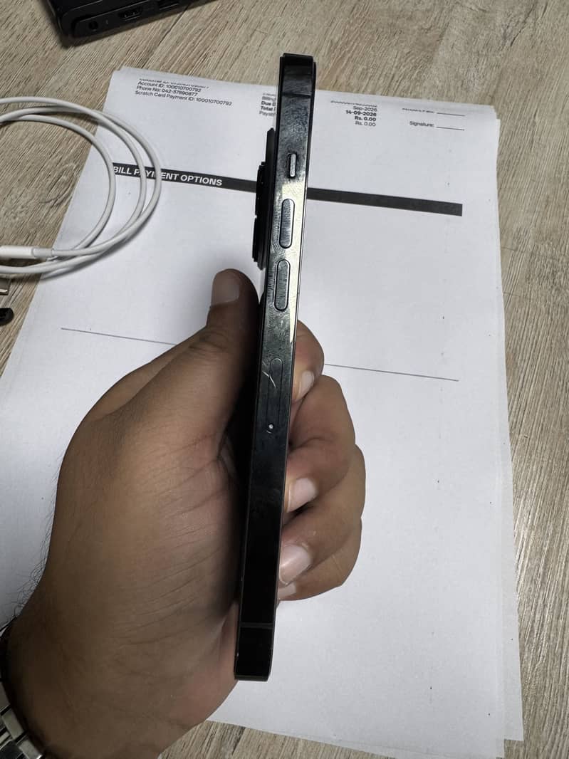 Apple iPhone 13 Pro 2