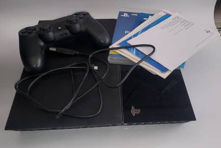 Sony PlayStation 4 PS4 CUH-1003A Used