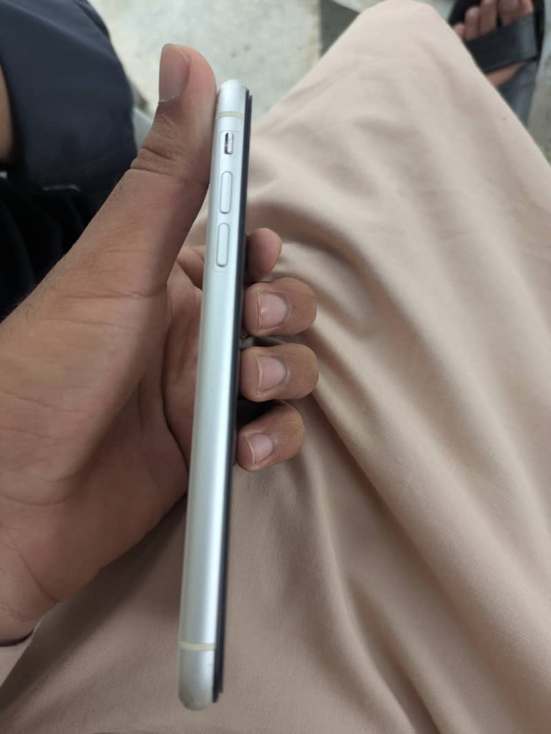 Apple iPhone 11 2