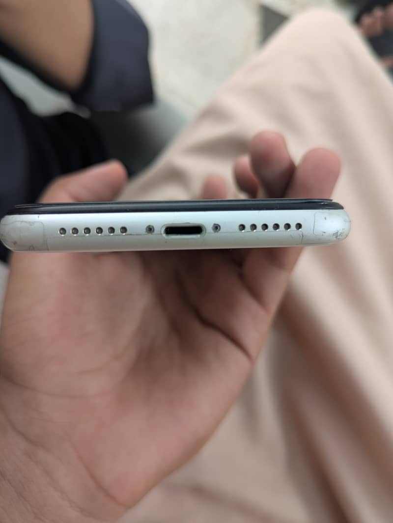 Apple iPhone 11 5