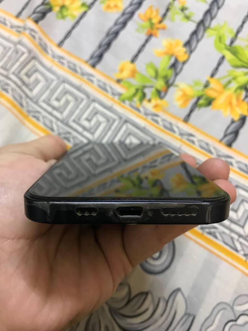 IPhone 13 2
