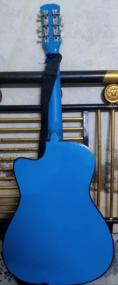  Acoustic Guitar for Sale – Excellent Condition