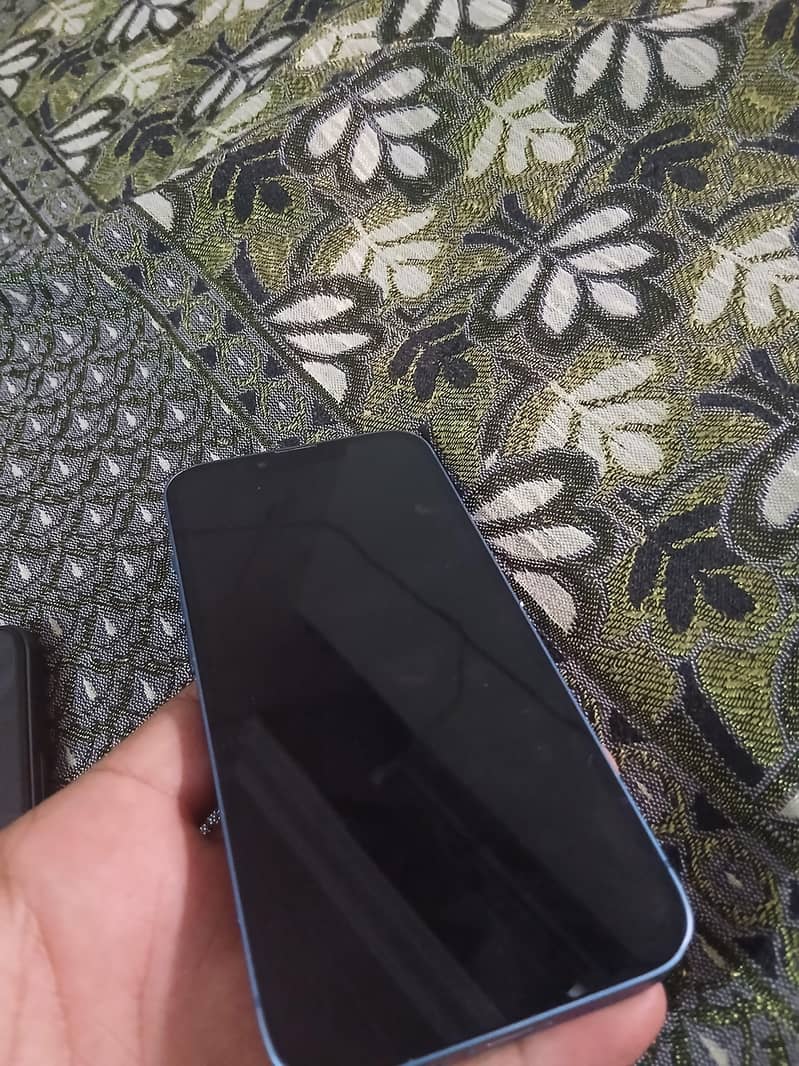 Apple iPhone 13 3