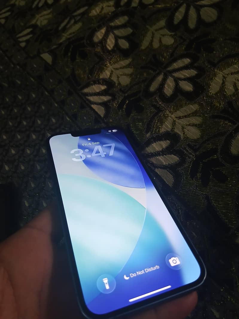 Apple iPhone 13 4