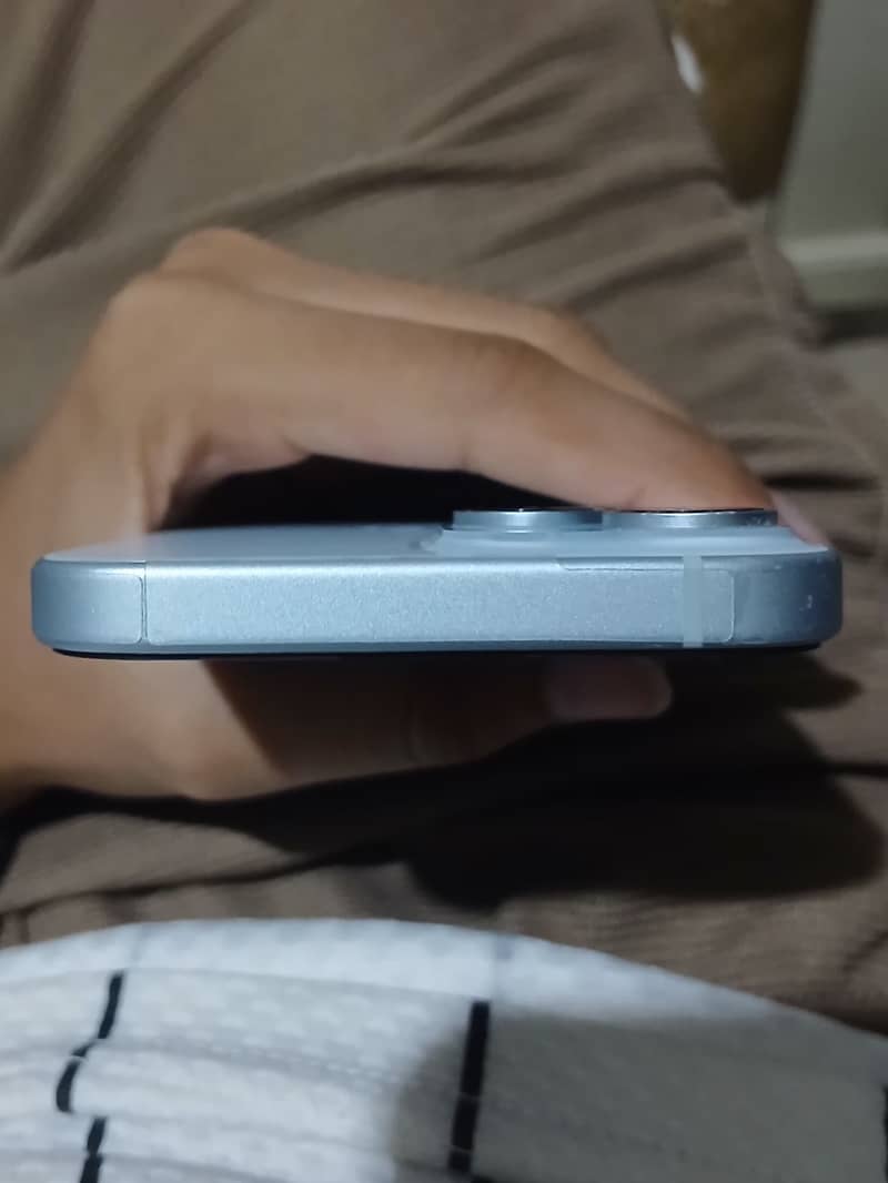 Apple iPhone 15 6