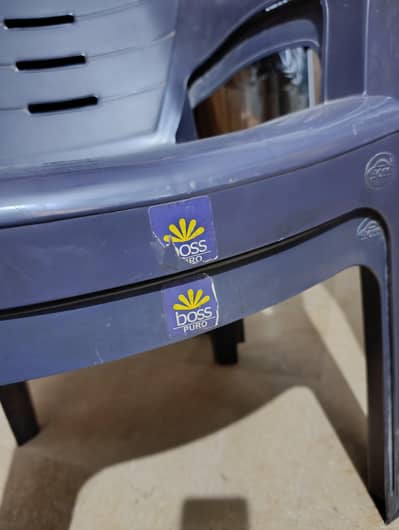 boss puro 3 chairs