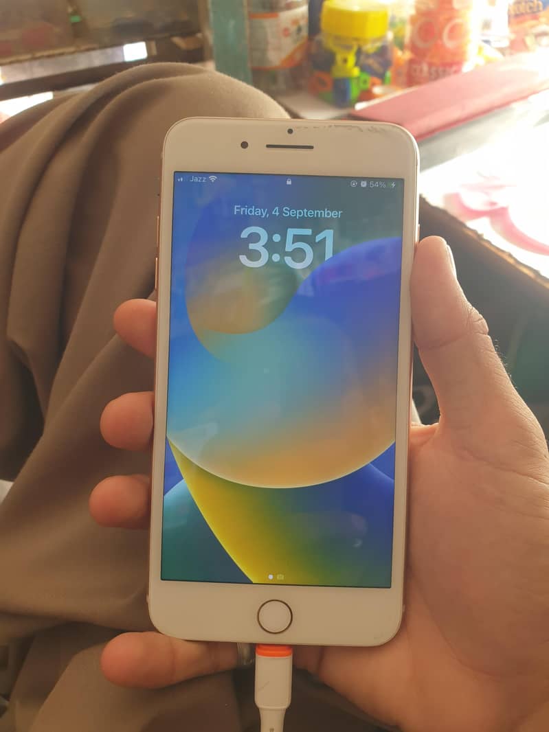 Apple iPhone 8 Plus 0