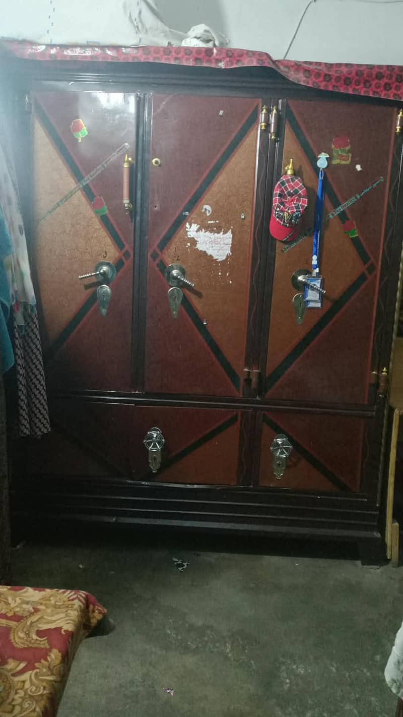 wardrobe 0