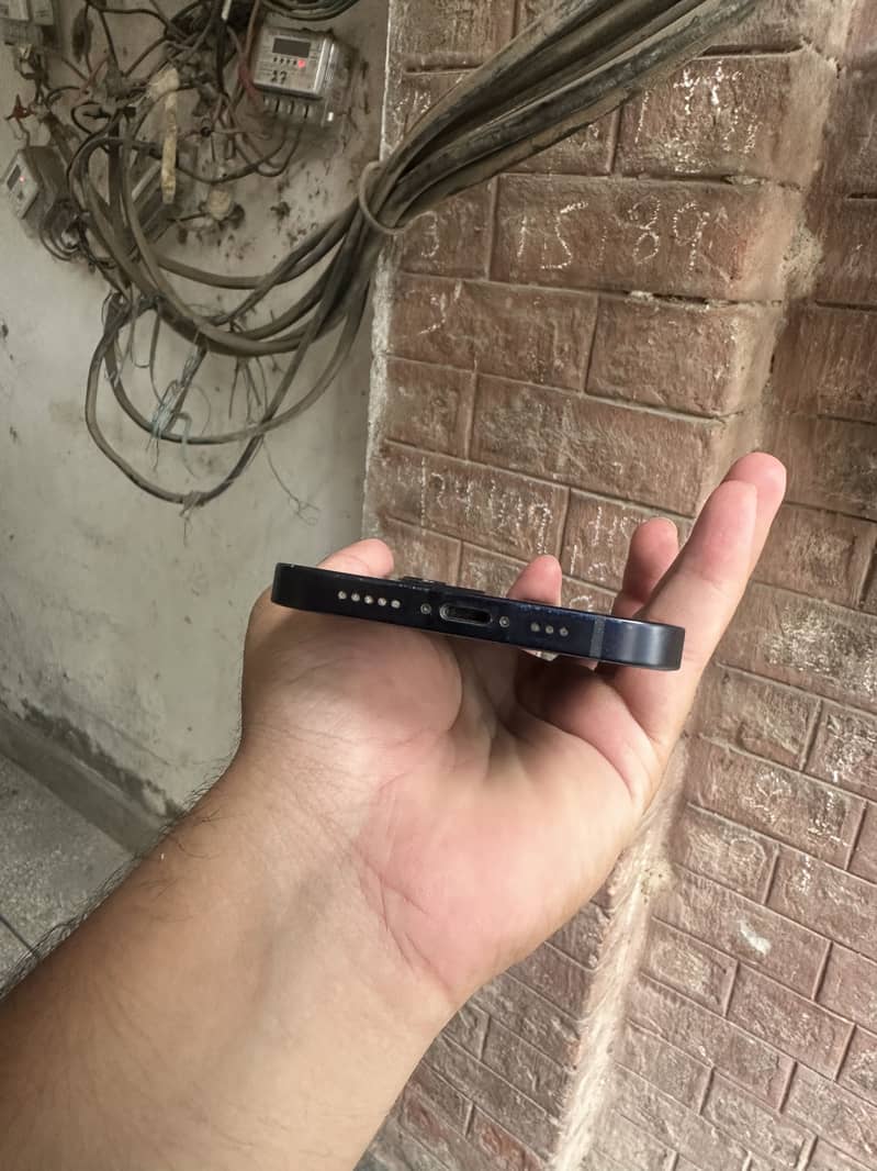 Apple iPhone 12 9