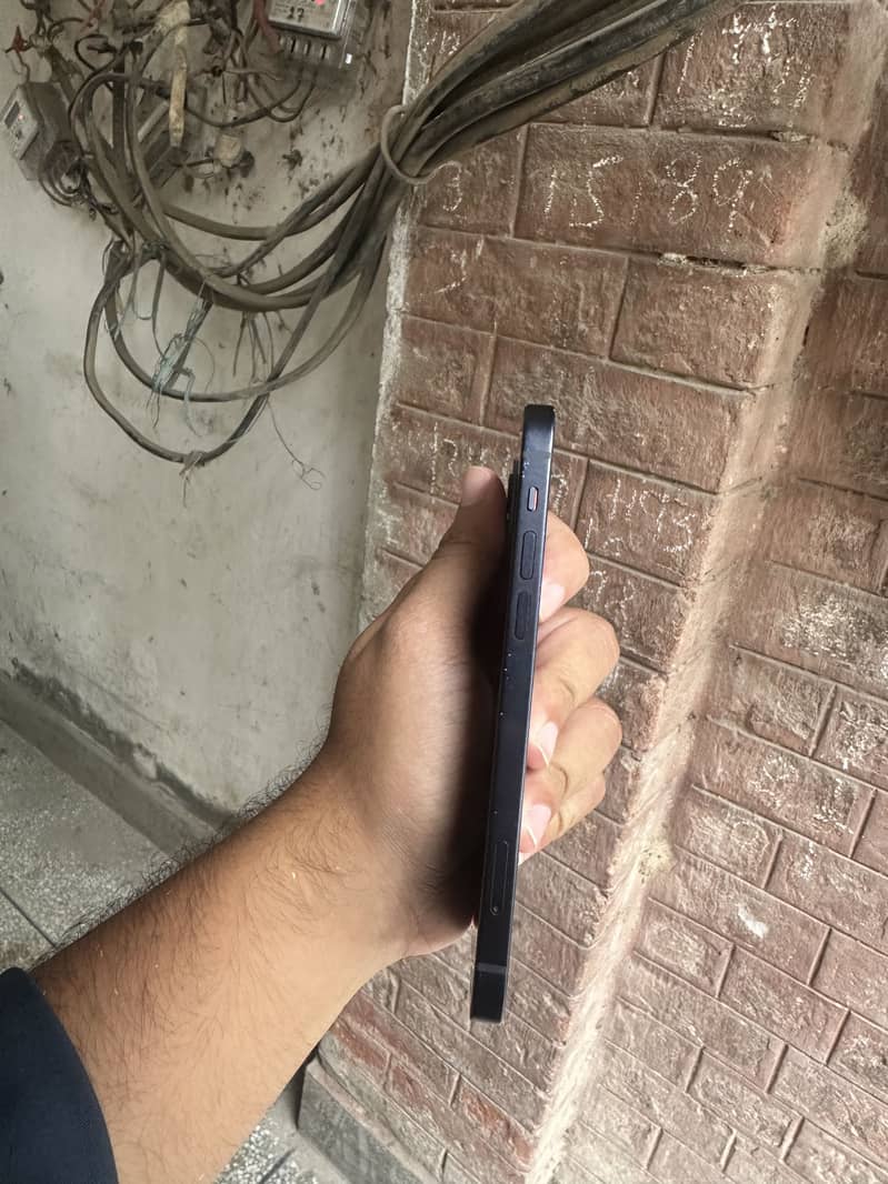 Apple iPhone 12 10