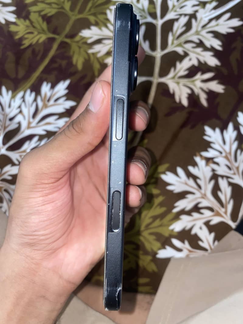 Apple iPhone 16 1