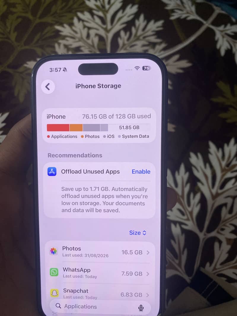 Apple iPhone 16 2