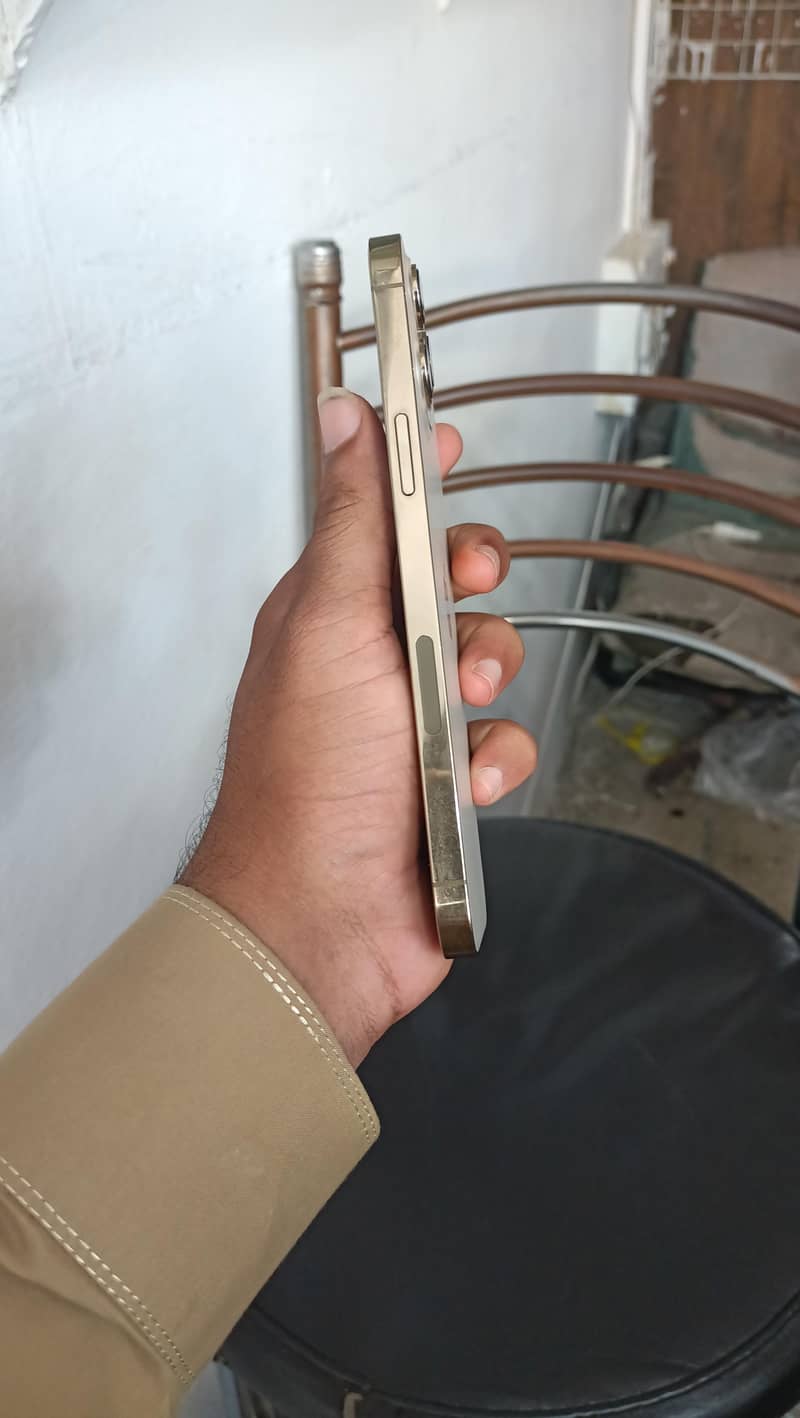 iPhone 12 pro max 1