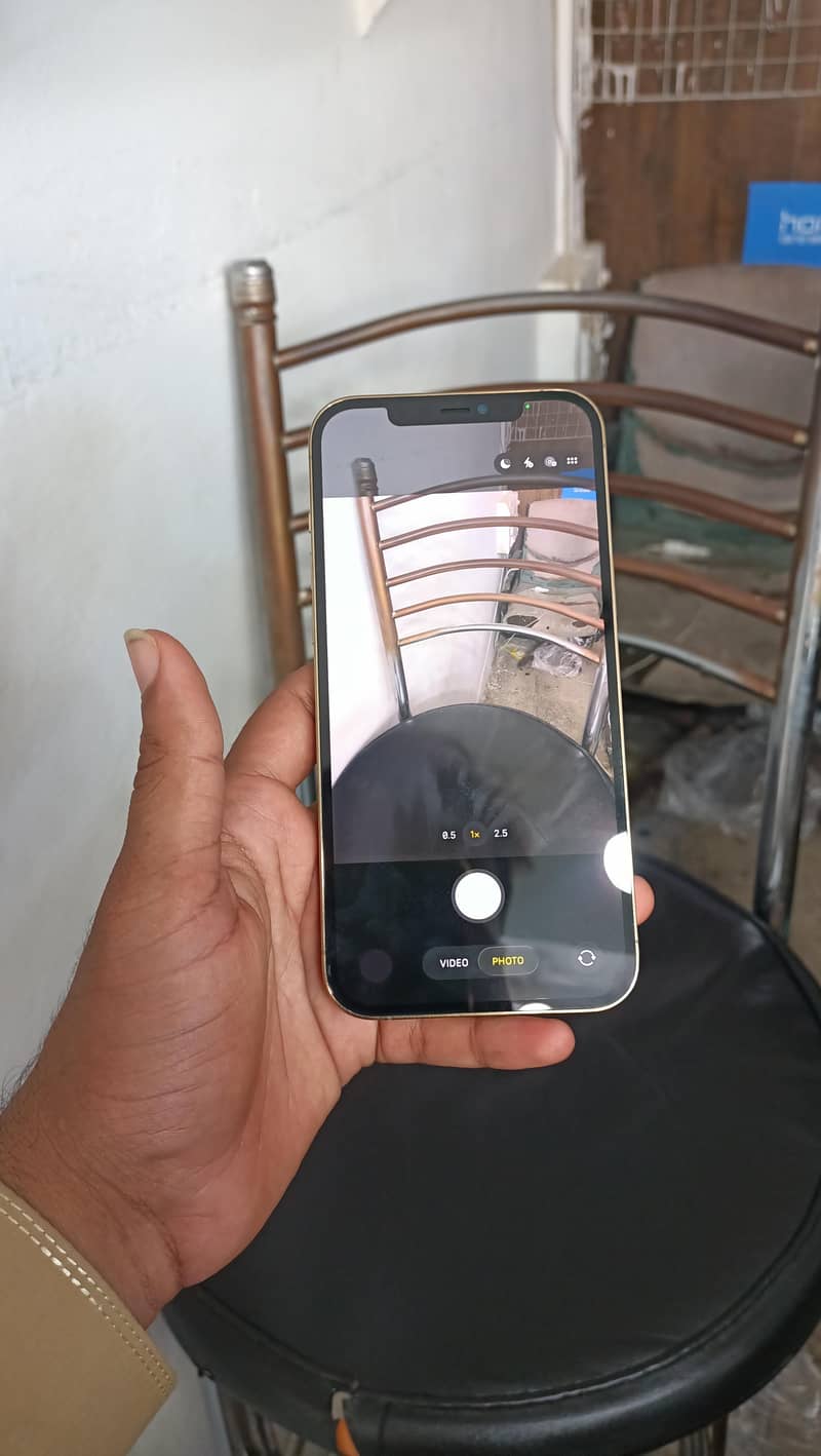 iPhone 12 pro max 3