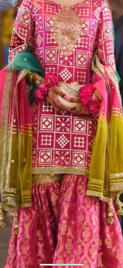 Garara shirt with dupata only one time used its a mehndiii dresss