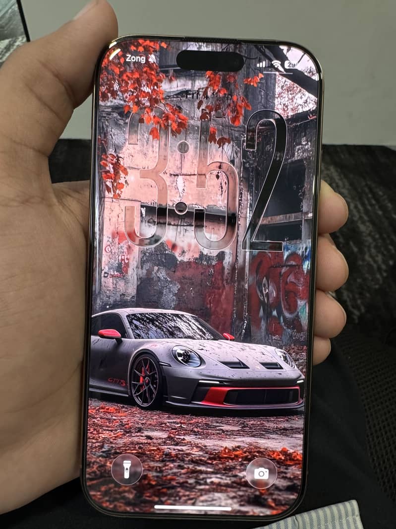 Apple iPhone 16 Pro 3