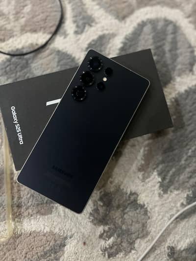 Samsung Mobile S25 Ultra just opne box New mobile with box and cable