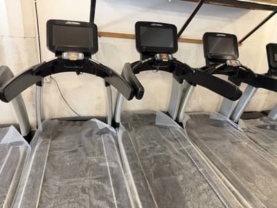 LIFEFITNESS TREADMILL