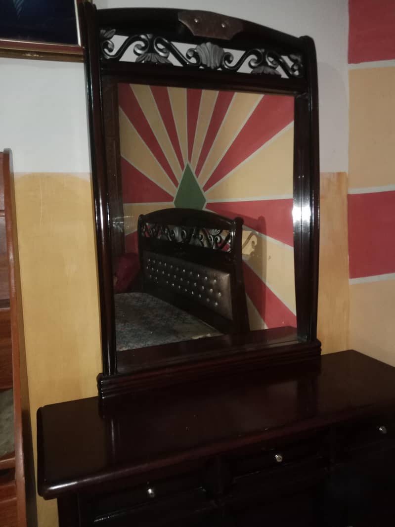 dresing table 0