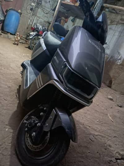 Revo Electric Scooter A-12 ( only 7 month used )