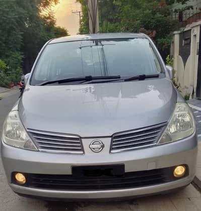 Nissan Tiida 2012