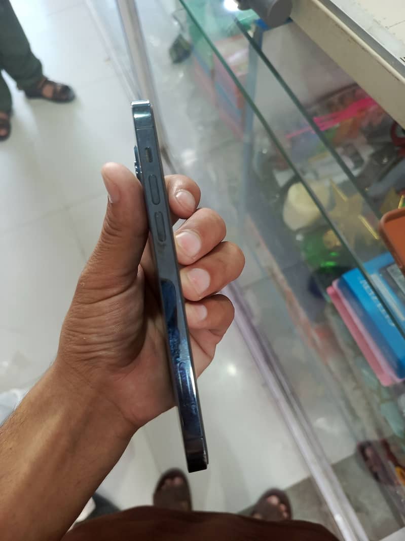 Apple iPhone 12 0