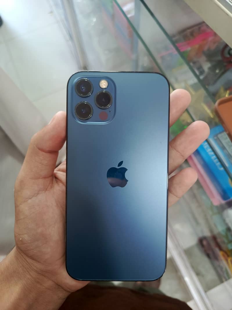 Apple iPhone 12 1