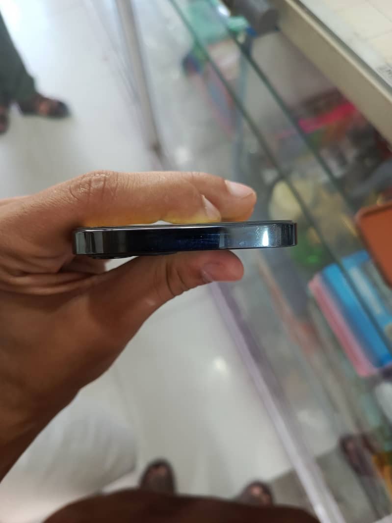 Apple iPhone 12 2