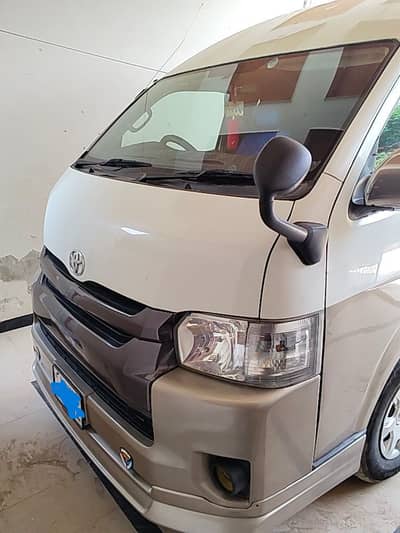 Toyota HiAce Grand Cabin TRH224 11/15