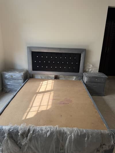 Brand new velvet double bet set with dressing table &ottoman + curtain