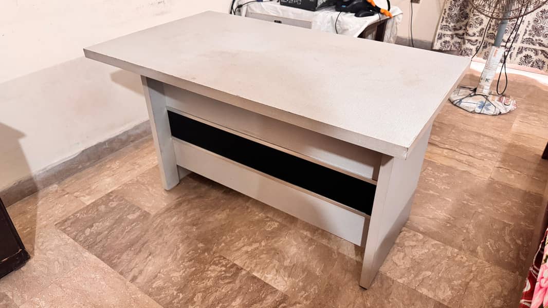 White Office/Study/Computer Table Slightly used 2