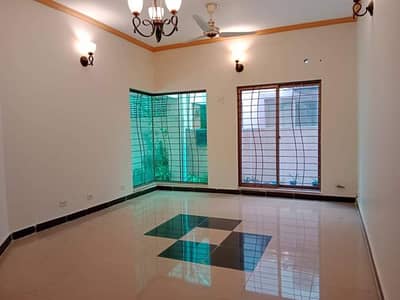 5 bed house for RENT IN ASKARI 11 SEC B LAHORE
