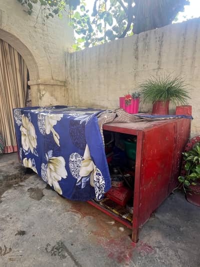 iron table used for stall or store