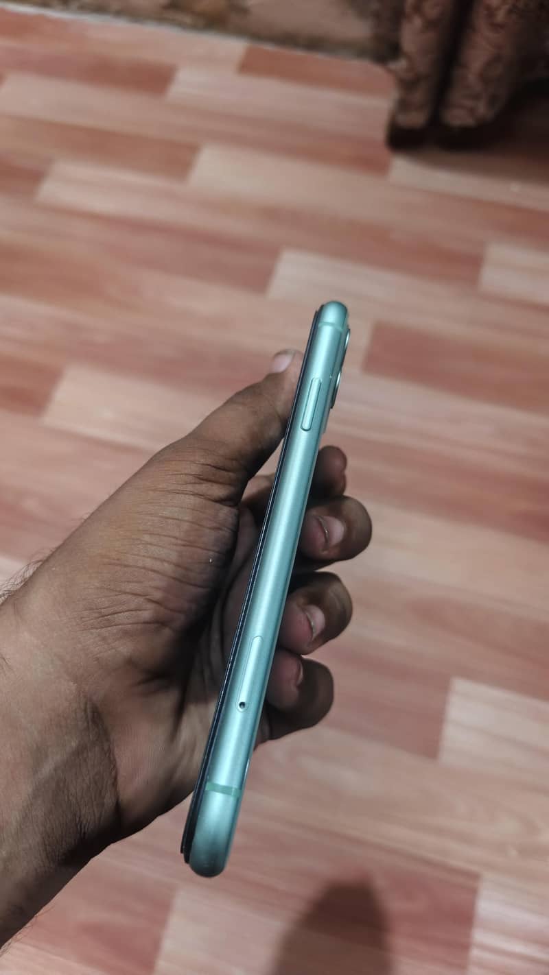 Apple iPhone 11 0