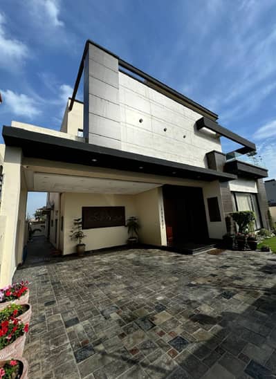 Luxurious 1 Kanal Modern House With AC DHA Phase 6, Lahore