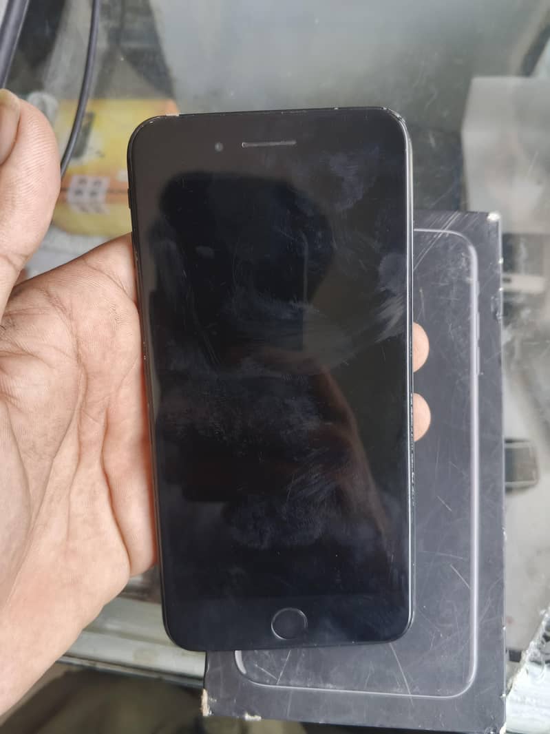 Apple iPhone 7 Plus 1