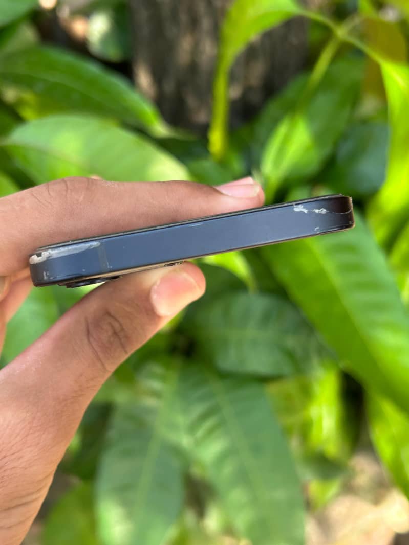 Apple iPhone 12 7