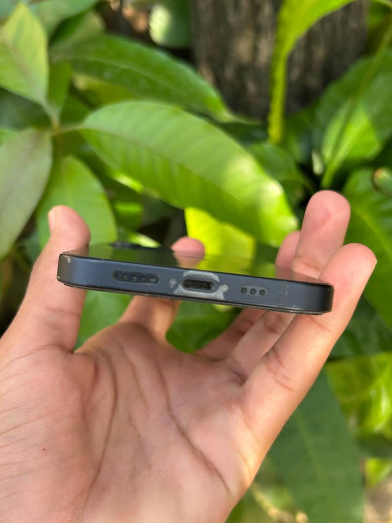 Apple iPhone 12 9