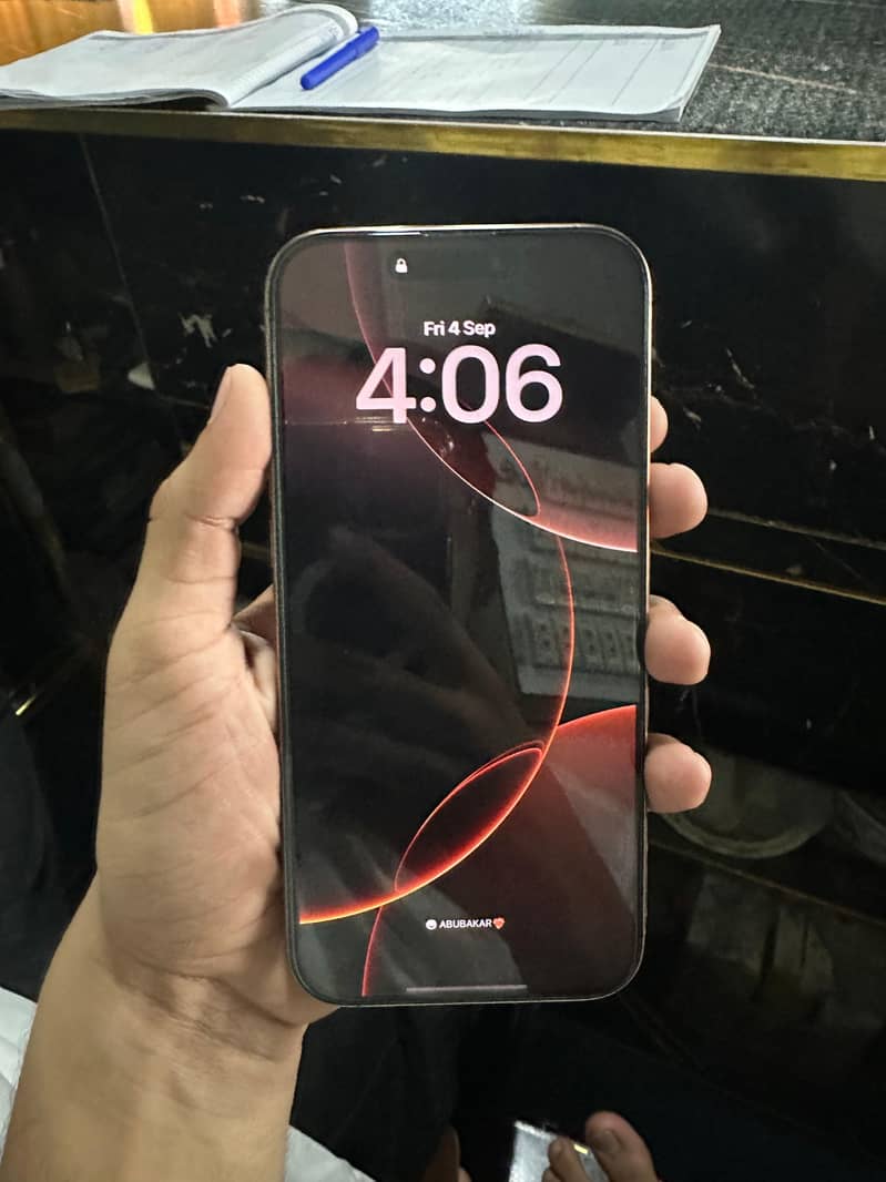 Apple iPhone 16 Pro Max 2