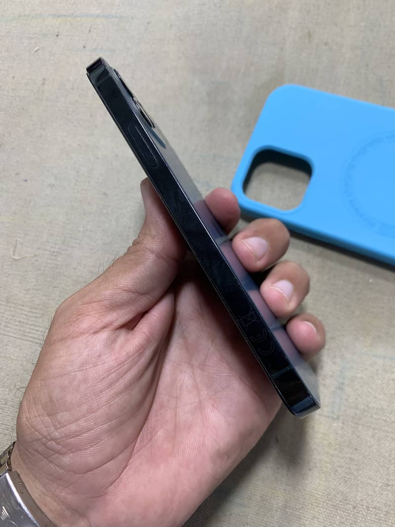 Apple iPhone 12 Pro 12